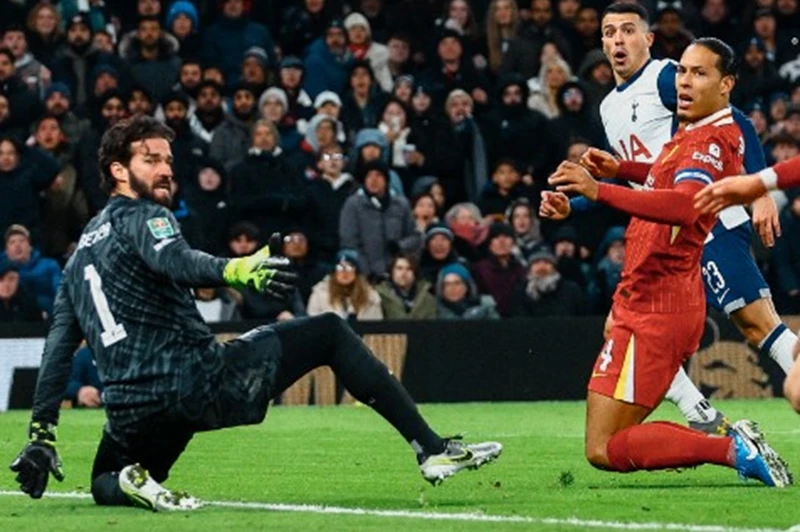 ليفربول وتوتنهام